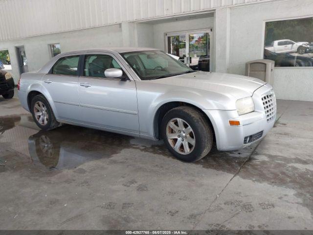  Salvage Chrysler 300