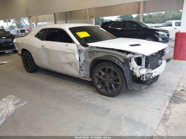  Salvage Dodge Challenger