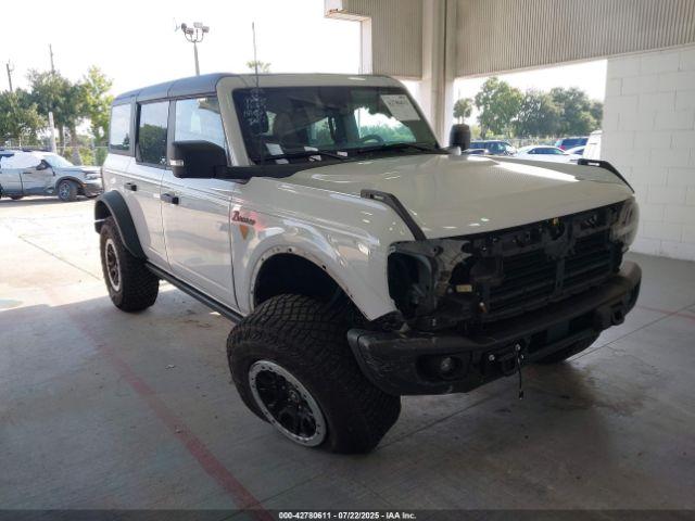  Salvage Ford Bronco