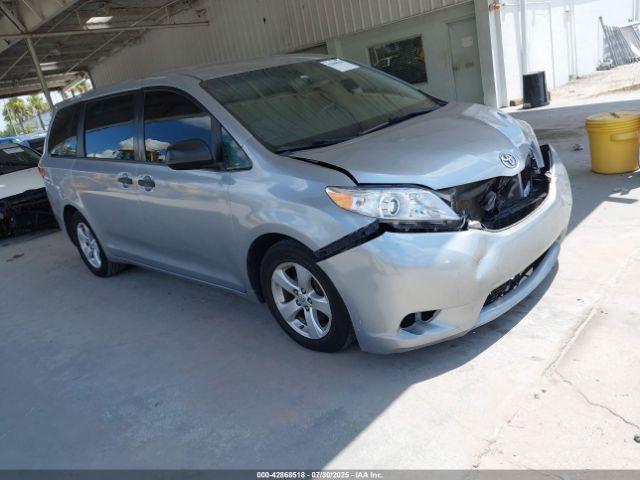  Salvage Toyota Sienna