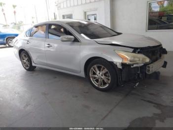  Salvage Nissan Altima