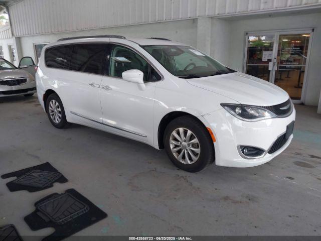  Salvage Chrysler Pacifica