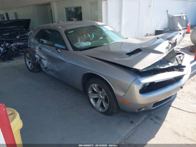  Salvage Dodge Challenger