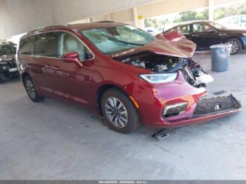  Salvage Chrysler Pacifica