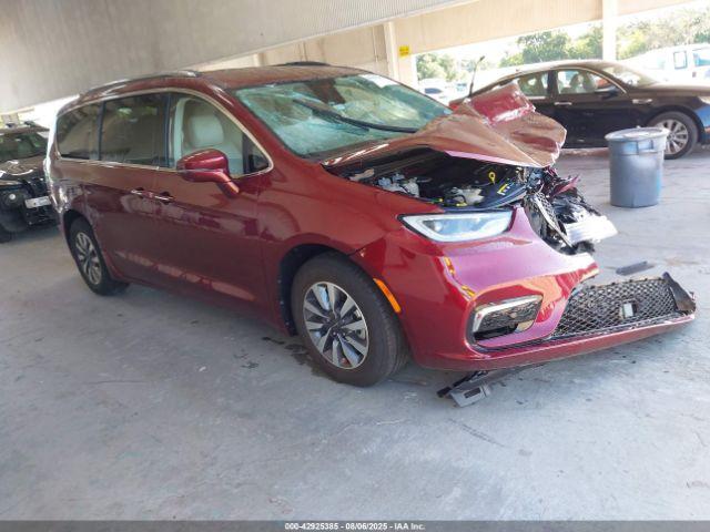  Salvage Chrysler Pacifica