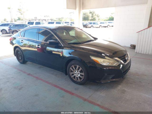  Salvage Nissan Altima