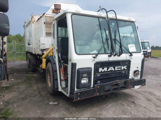  Salvage Mack 600