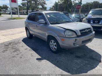  Salvage Hyundai TUCSON