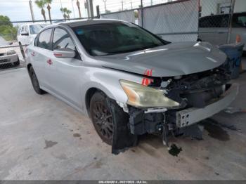  Salvage Nissan Altima