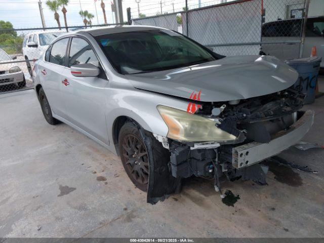  Salvage Nissan Altima