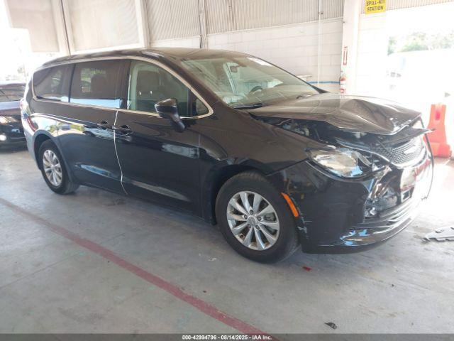  Salvage Chrysler Pacifica
