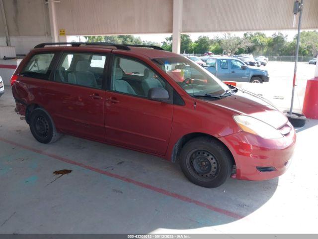  Salvage Toyota Sienna