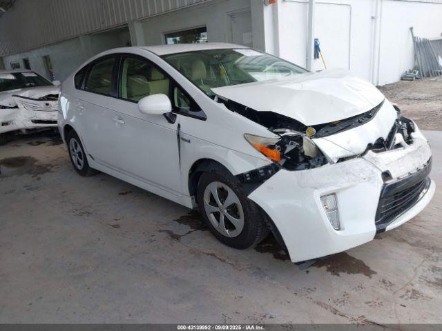  Salvage Toyota Prius