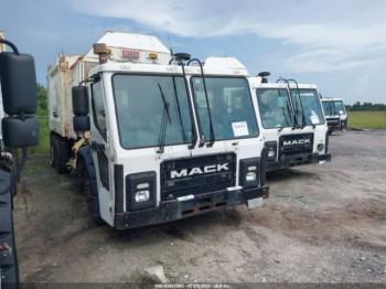  Salvage Mack 600