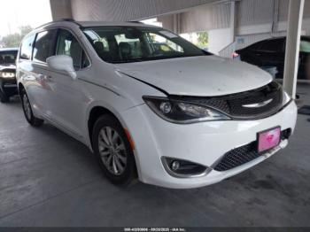  Salvage Chrysler Pacifica