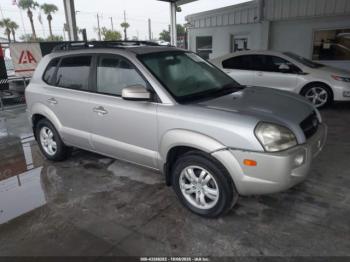  Salvage Hyundai TUCSON