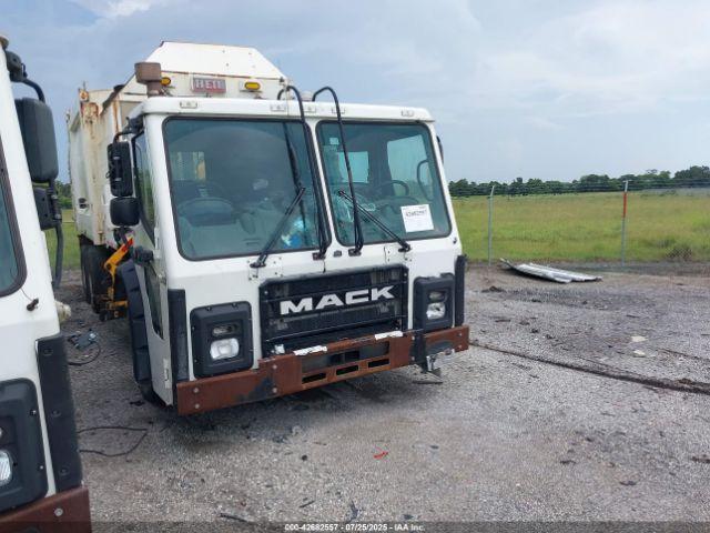  Salvage Mack 600