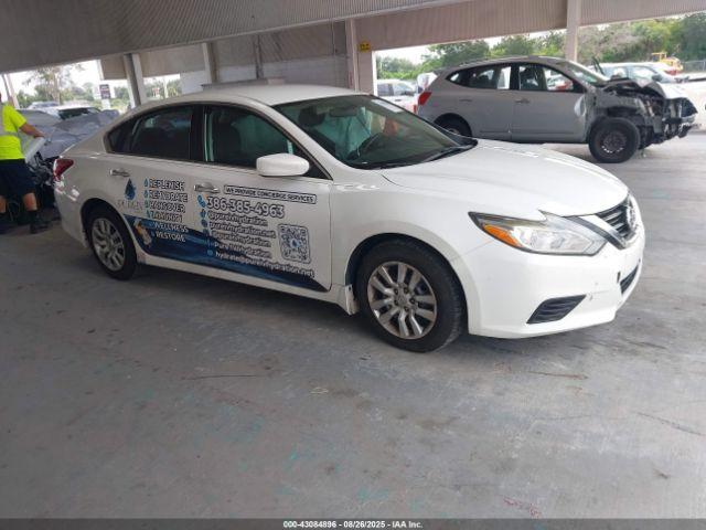  Salvage Nissan Altima