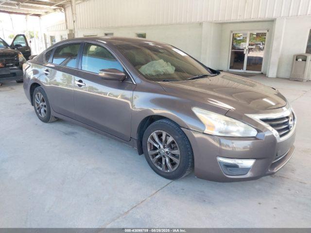  Salvage Nissan Altima