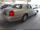 Lincoln Towncar Signature Limited Image 3