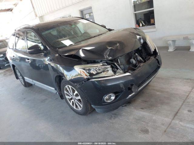 Salvage Nissan Pathfinder