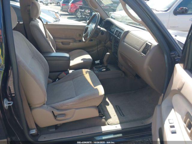 Toyota Tacoma Prerunner V6 Image 8