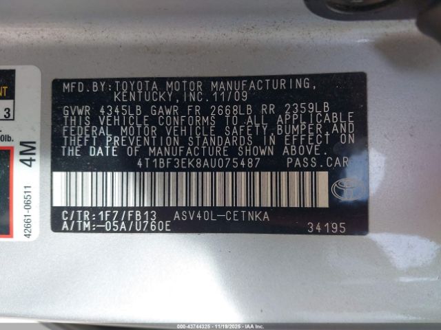 Toyota Camry Le Image 11