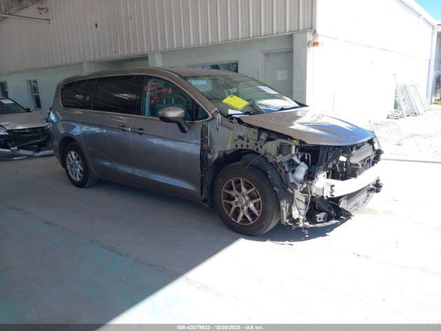  Salvage Chrysler Pacifica