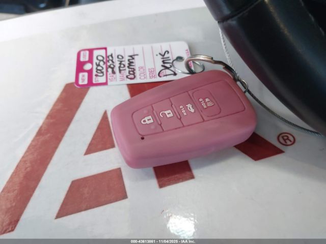 Toyota Camry Se Image 10