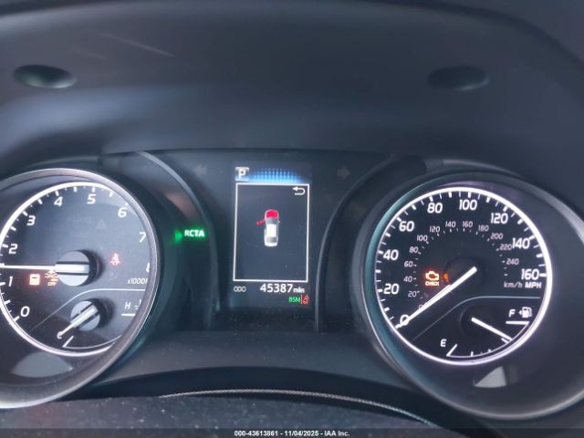 Toyota Camry Se Image 12