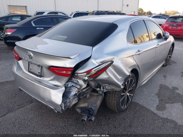 Toyota Camry Se Image 5