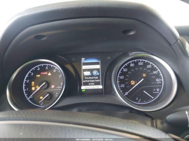 Toyota Camry Se Image 12