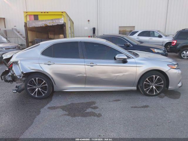 Toyota Camry Se Image 3