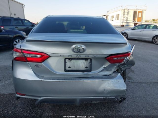 Toyota Camry Se Image 15