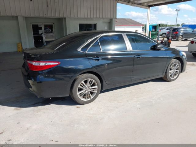 Toyota Camry Se Image 6