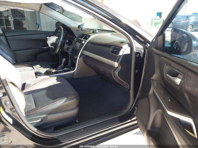 Toyota Camry Se Image 7