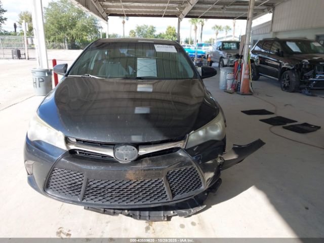 Toyota Camry Se Image 13