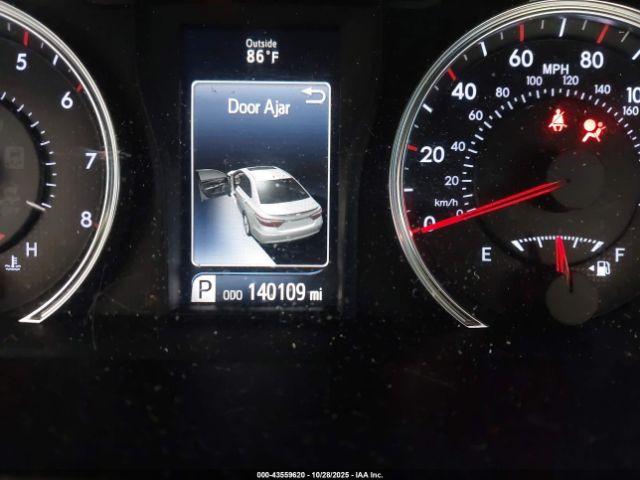 Toyota Camry Se Image 2