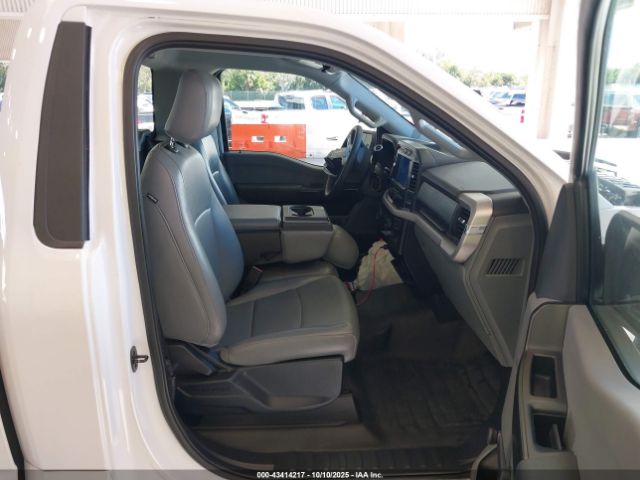 Ford F-150 Xl Image 4