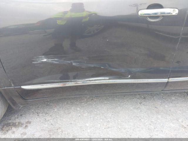 Buick Enclave Leather Image 5