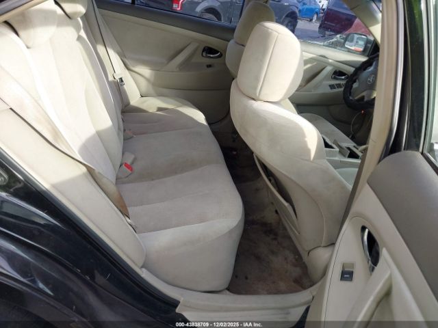 Toyota Camry Image 8