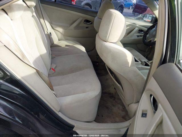 Toyota Camry Image 8