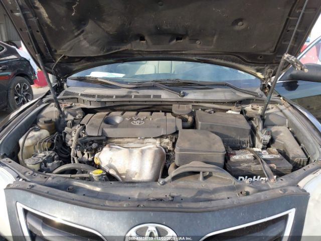 Toyota Camry Image 9