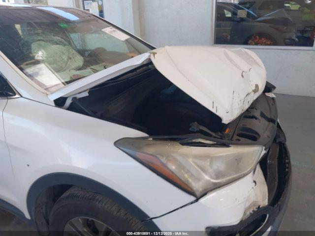 Hyundai SANTA FE Sport Image 2