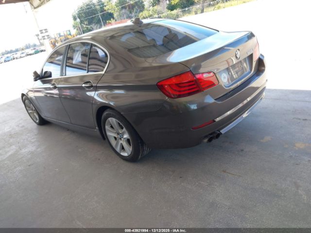 BMW 5 Series Image 8