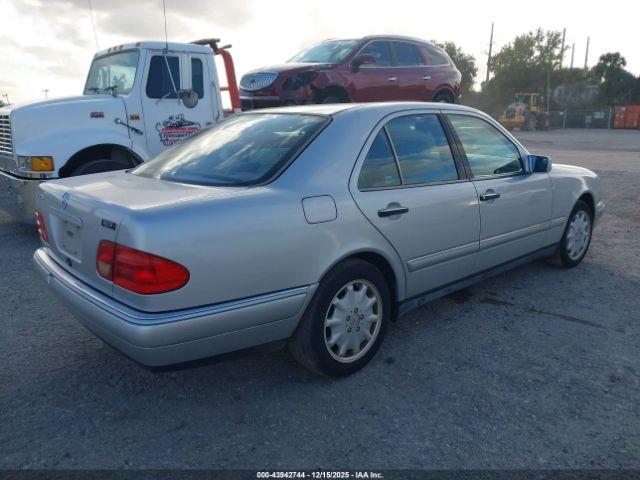 Mercedes-Benz E-Class Image 2