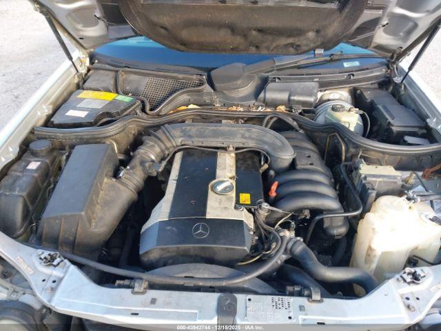 Mercedes-Benz E-Class Image 9