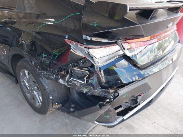 Hyundai ELANTRA Sel Image 13