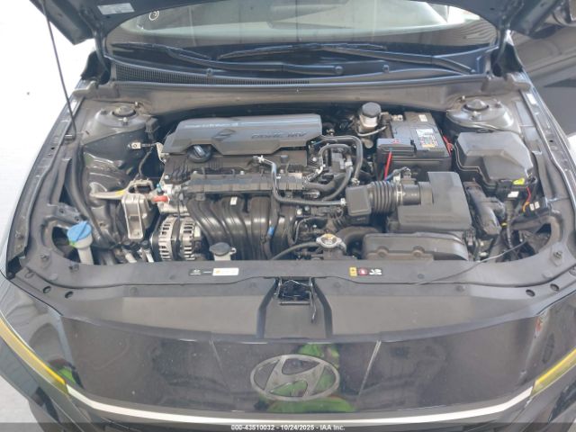 Hyundai ELANTRA Sel Image 3