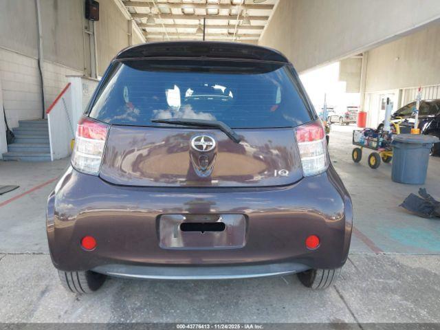 Scion iQ Image 11